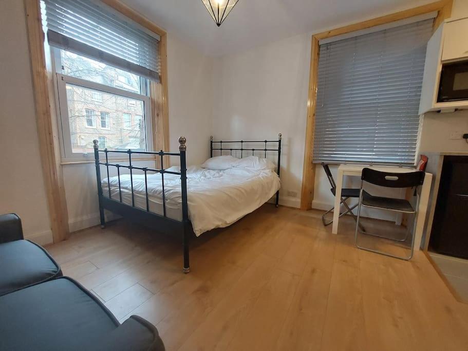 Newly Refurbished Studio Лондон Экстерьер фото